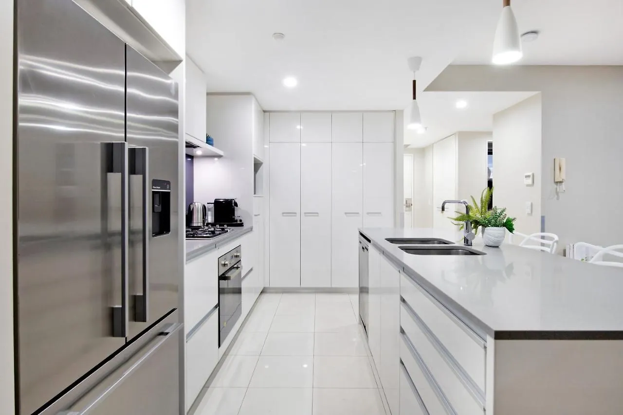 Circle On Cavill Surfers Paradise- 3 Bedroom Spa Apartment Gold Coast 0*,
