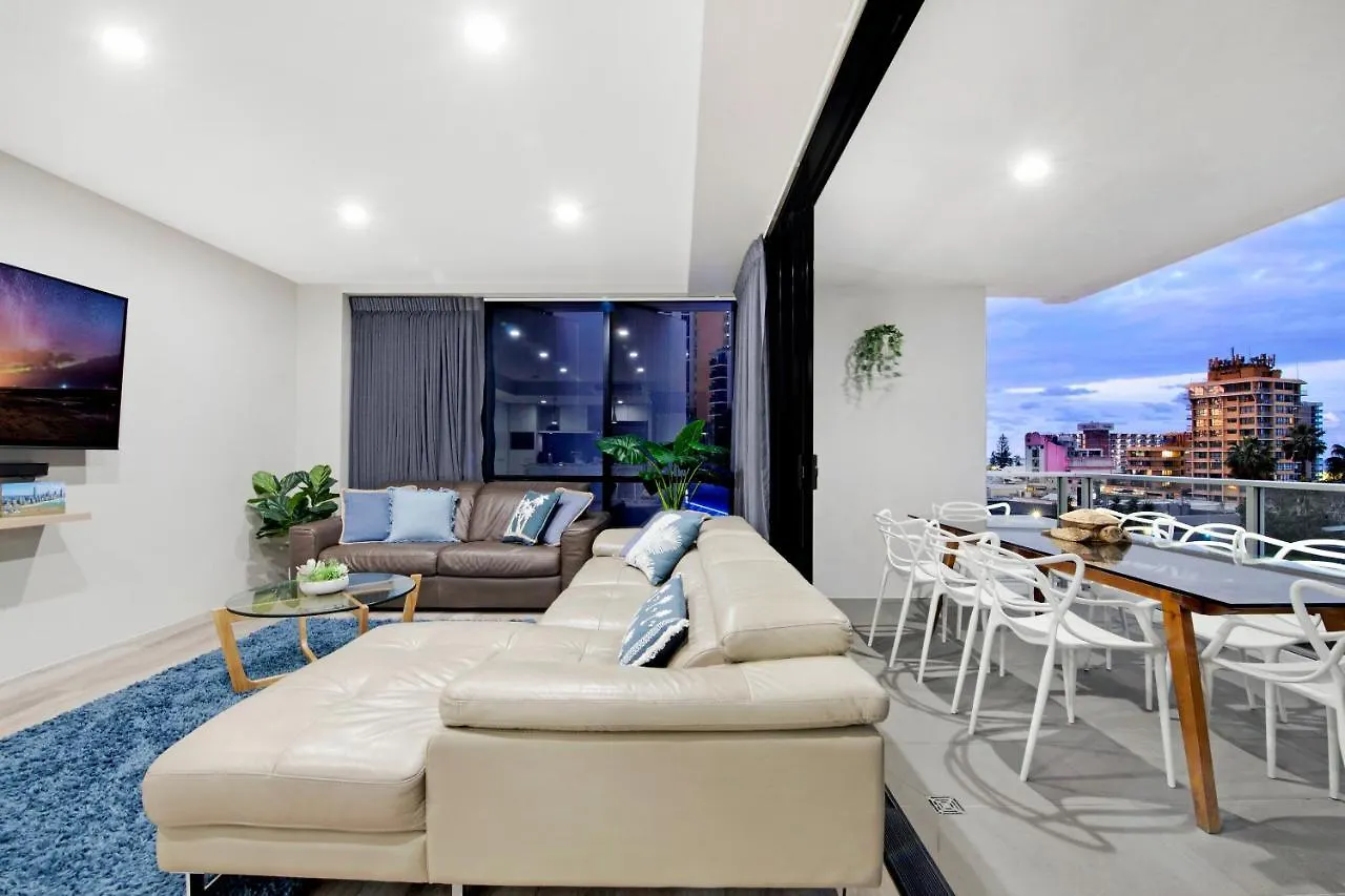 Circle On Cavill Surfers Paradise- 3 Bedroom Spa Apartment Gold Coast