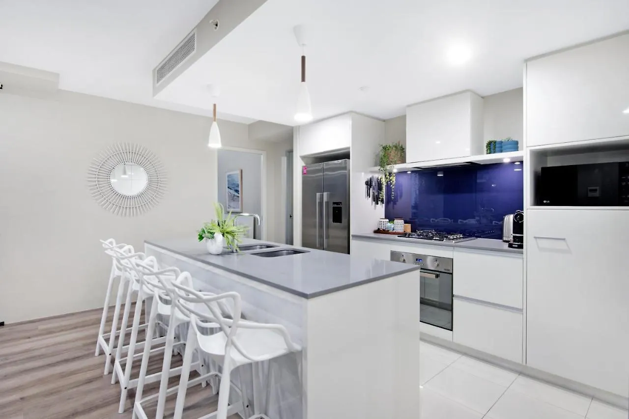 Circle On Cavill Surfers Paradise- 3 Bedroom Spa Apartment Gold Coast