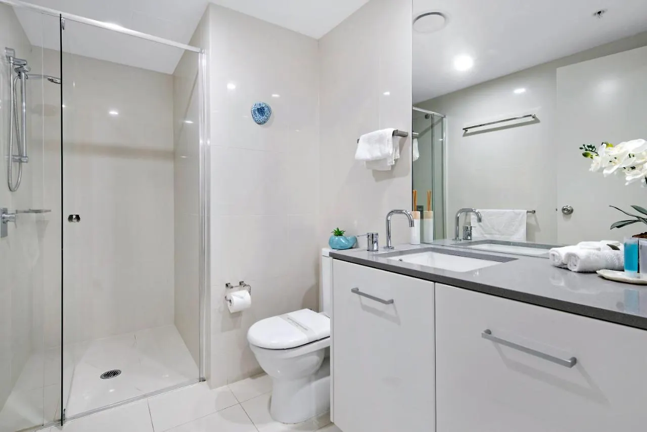 Circle On Cavill Surfers Paradise- 3 Bedroom Spa Apartment Gold Coast