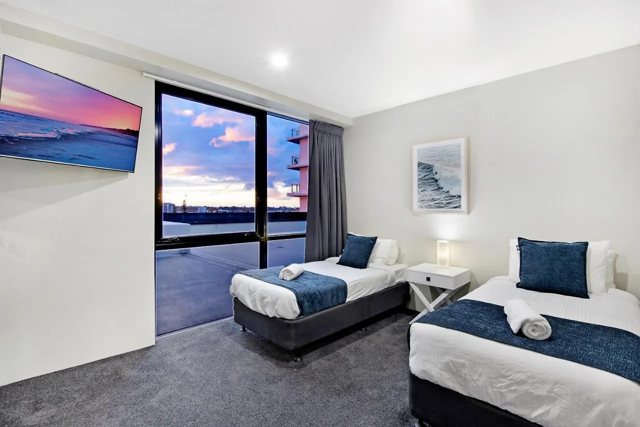 Circle On Cavill Surfers Paradise- 3 Bedroom Spa Apartment Gold Coast Australia