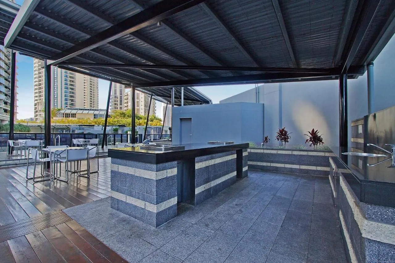 Circle On Cavill Surfers Paradise- 3 Bedroom Spa Apartment Gold Coast 0*,