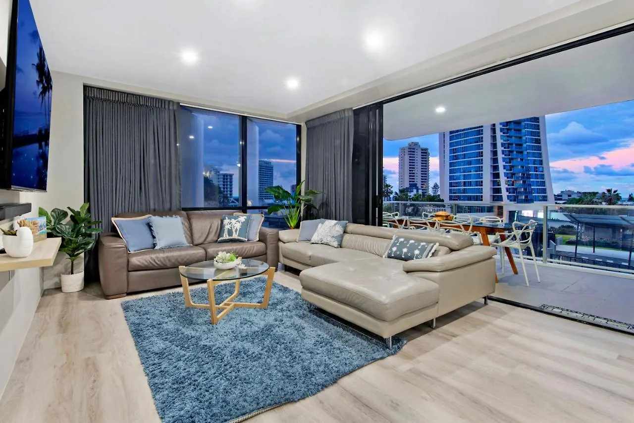 Circle On Cavill Surfers Paradise- 3 Bedroom Spa Apartment Gold Coast Australia